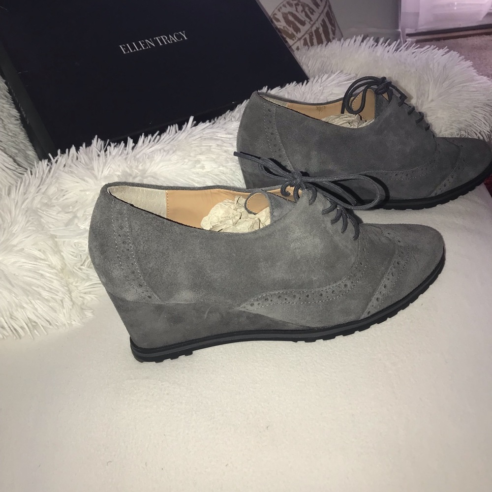 Ellen Tracy woman’s wedge